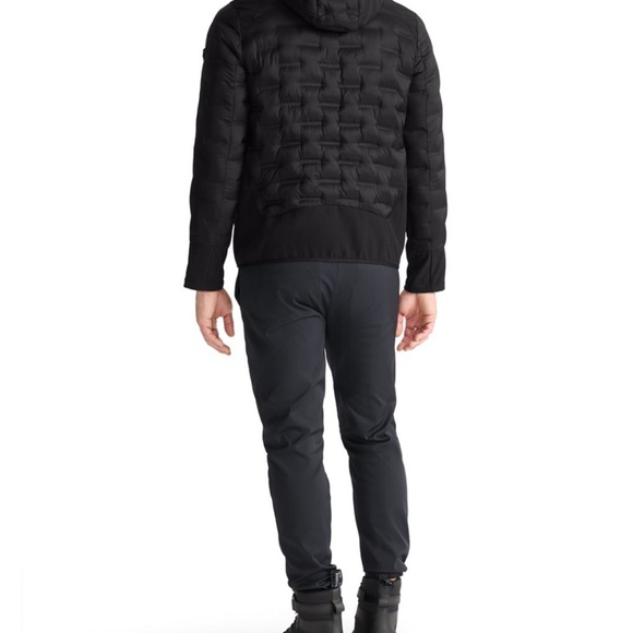 TUMI Men's Navy Quilted Lightweight Puffer Jacket - Size X-Large - 1527501041 - Picture 5 of 16